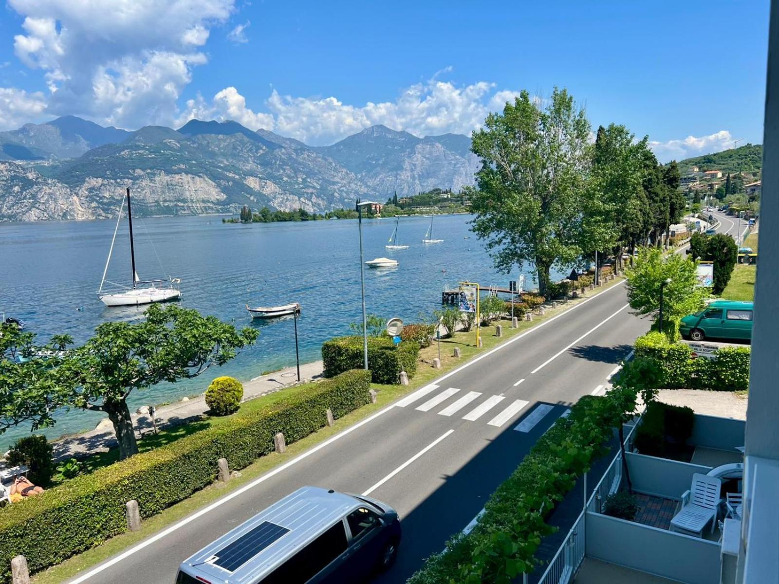 Val Di Sogno Grand View Apartment มัลเชซิเน ภายนอก รูปภาพ