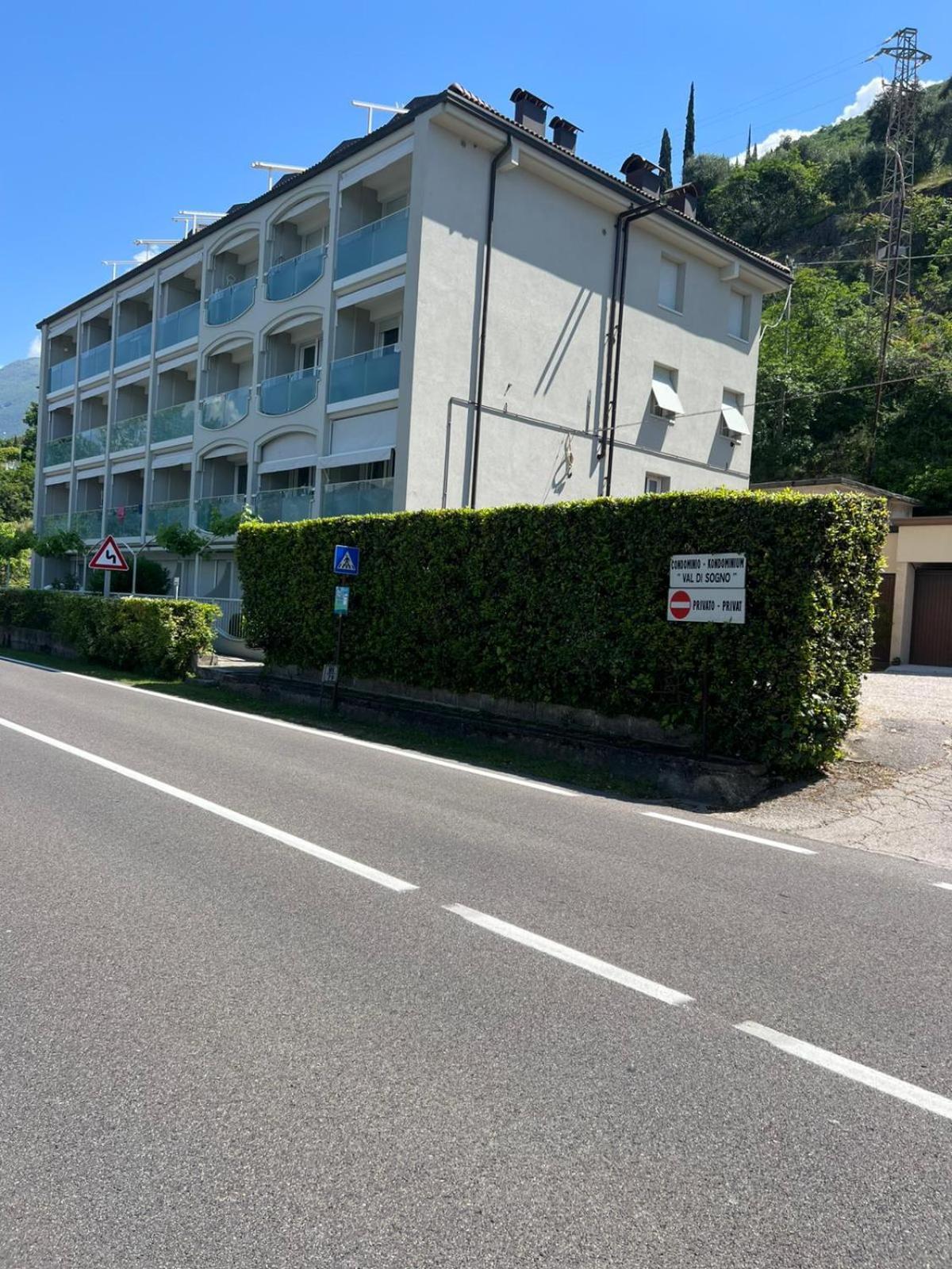 Val Di Sogno Grand View Apartment มัลเชซิเน ภายนอก รูปภาพ
