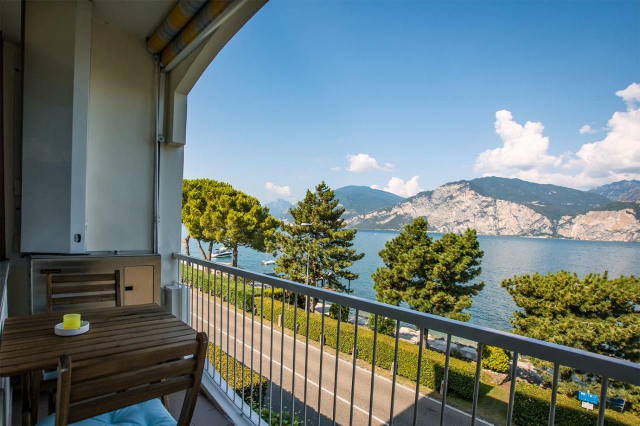 Val Di Sogno Grand View Apartment มัลเชซิเน ภายนอก รูปภาพ