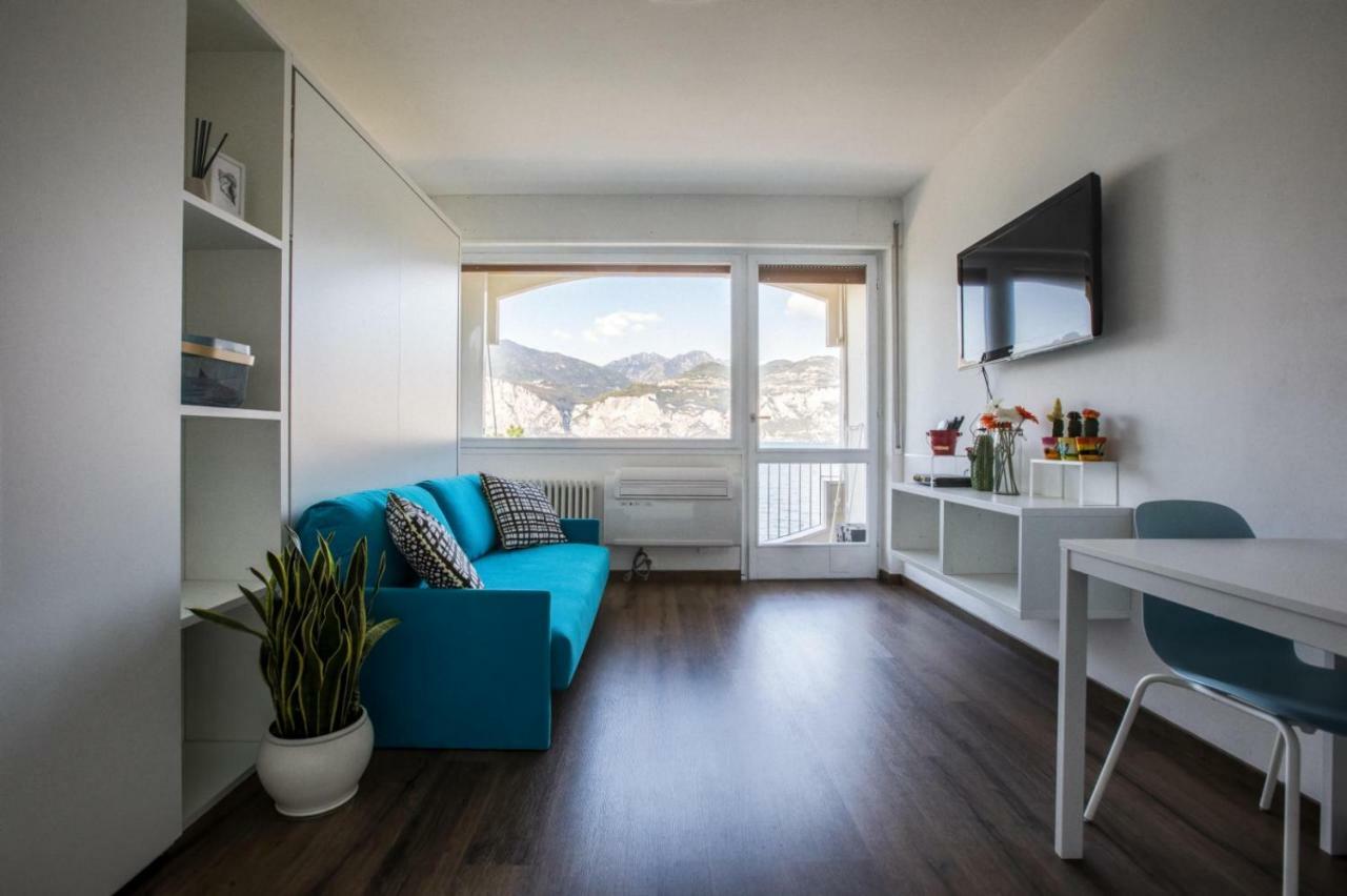 Val Di Sogno Grand View Apartment มัลเชซิเน ภายนอก รูปภาพ