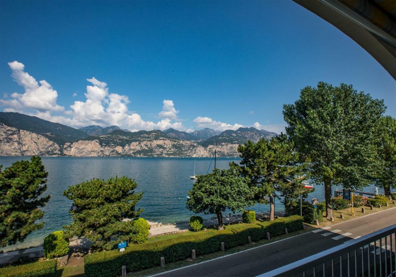 Val Di Sogno Grand View Apartment มัลเชซิเน ภายนอก รูปภาพ