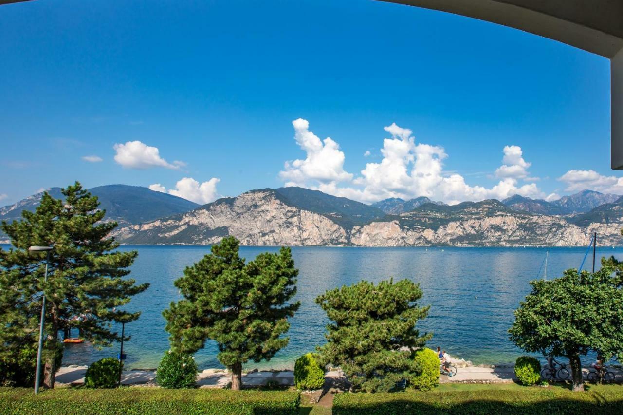 Val Di Sogno Grand View Apartment มัลเชซิเน ภายนอก รูปภาพ