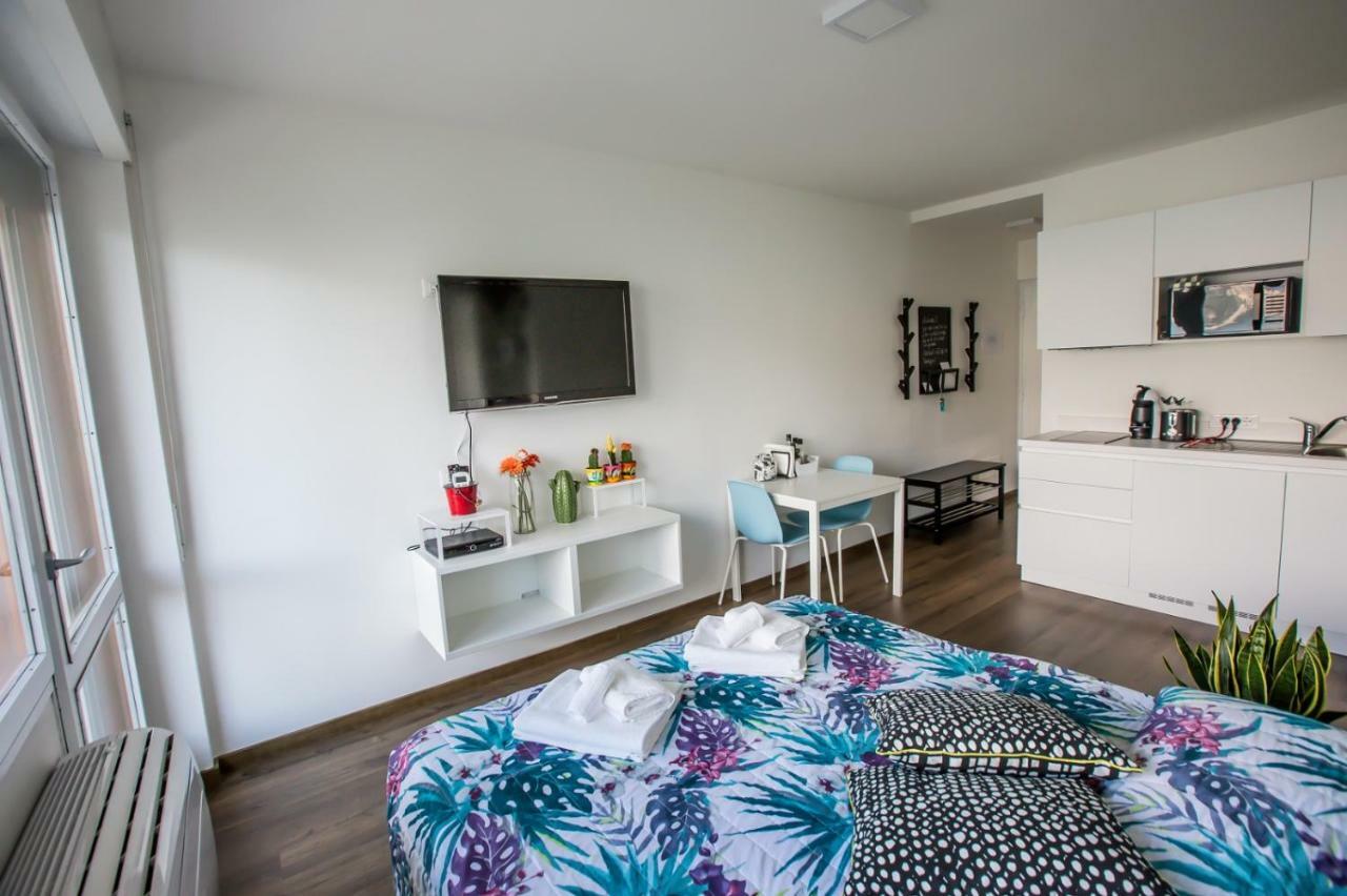 Val Di Sogno Grand View Apartment มัลเชซิเน ภายนอก รูปภาพ